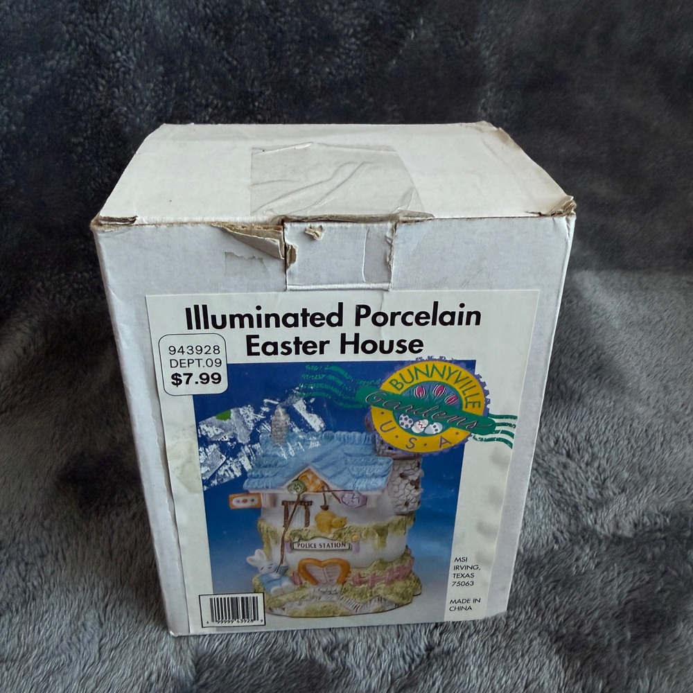 90's Bunnyville Gardens USA Illuminated Porcelain Easter House Police Station - Picture 8 of 8